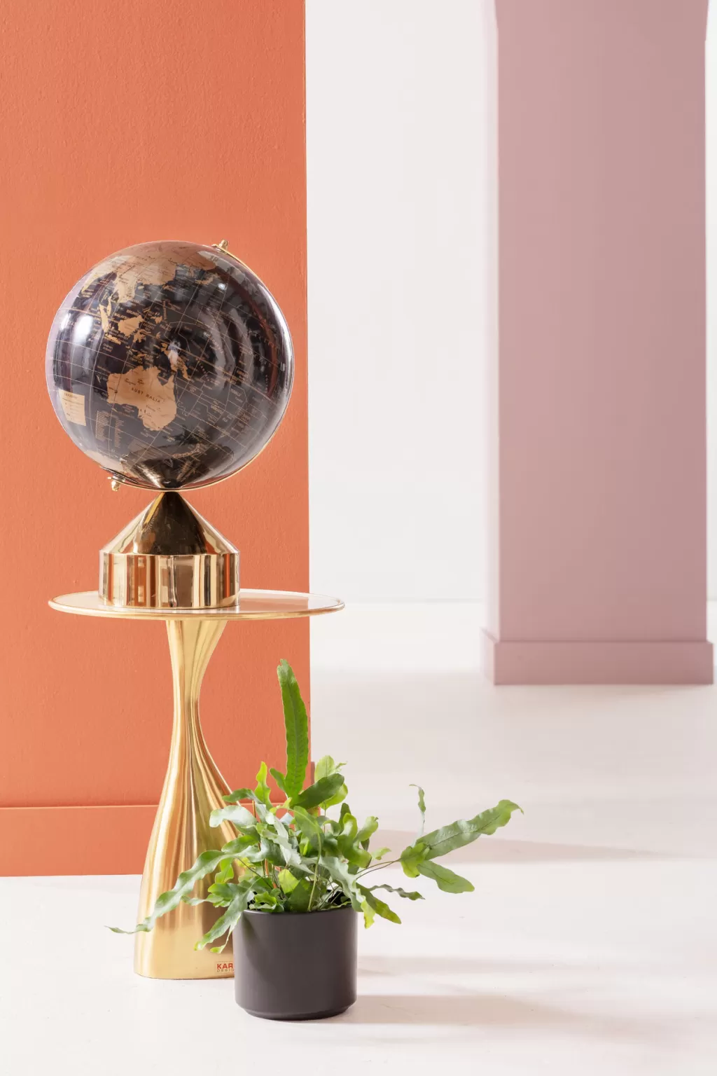 Table d'appoint design Spacey par KARE - Doré brillant diamètre 36 cm, idéale pour votre salon