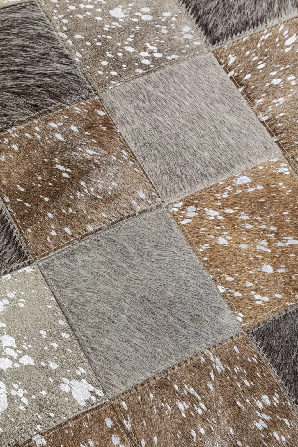 Tapis carré design en cuir véritable - Nuances terreuses et gris ardoise - Dimensions 180x120 cm (KARE Collection) 

(Note : J'ai restructuré la syntaxe en utilisant des synonymes naturels (