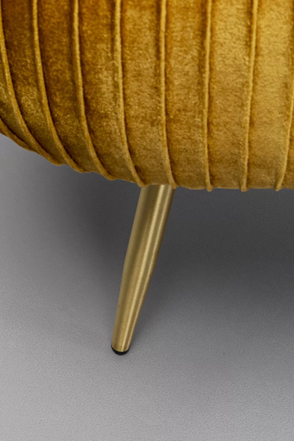 Canapé d'appoint design Suri - Banc moderne jaune moutarde 1m20 par KARE