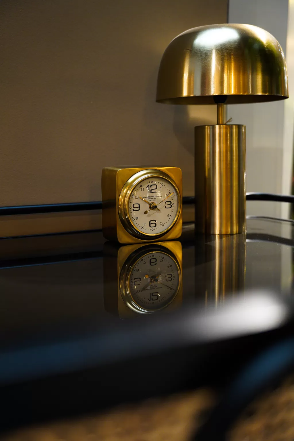 Montre élégante Time Out par KARE Design - Horloge de table moderne 13 x 9 cm