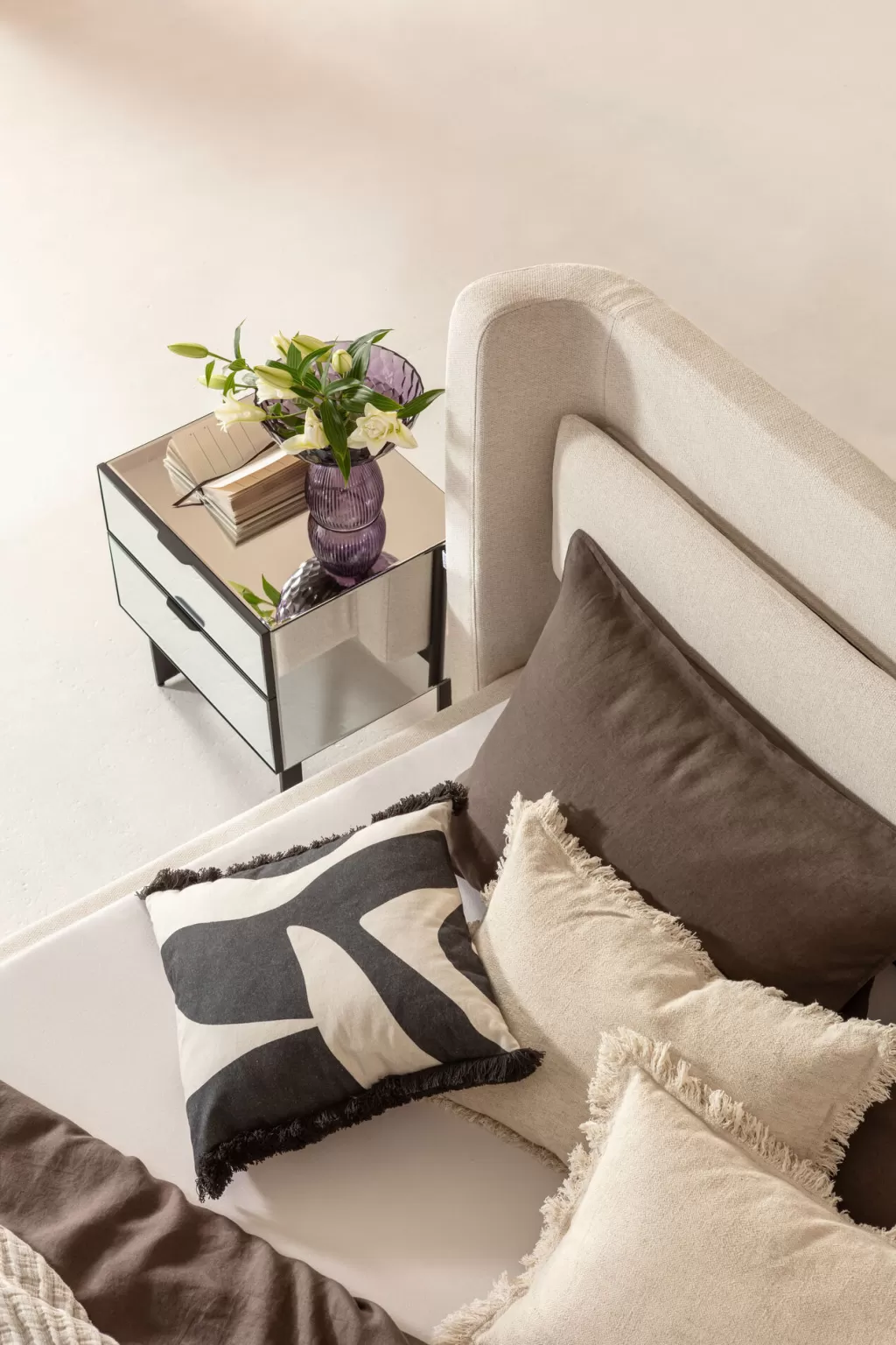 Lit design Tivoli écru 180x200 cm - Collection élégante par KARE Design | Sommier inclus, Durable et Confortable