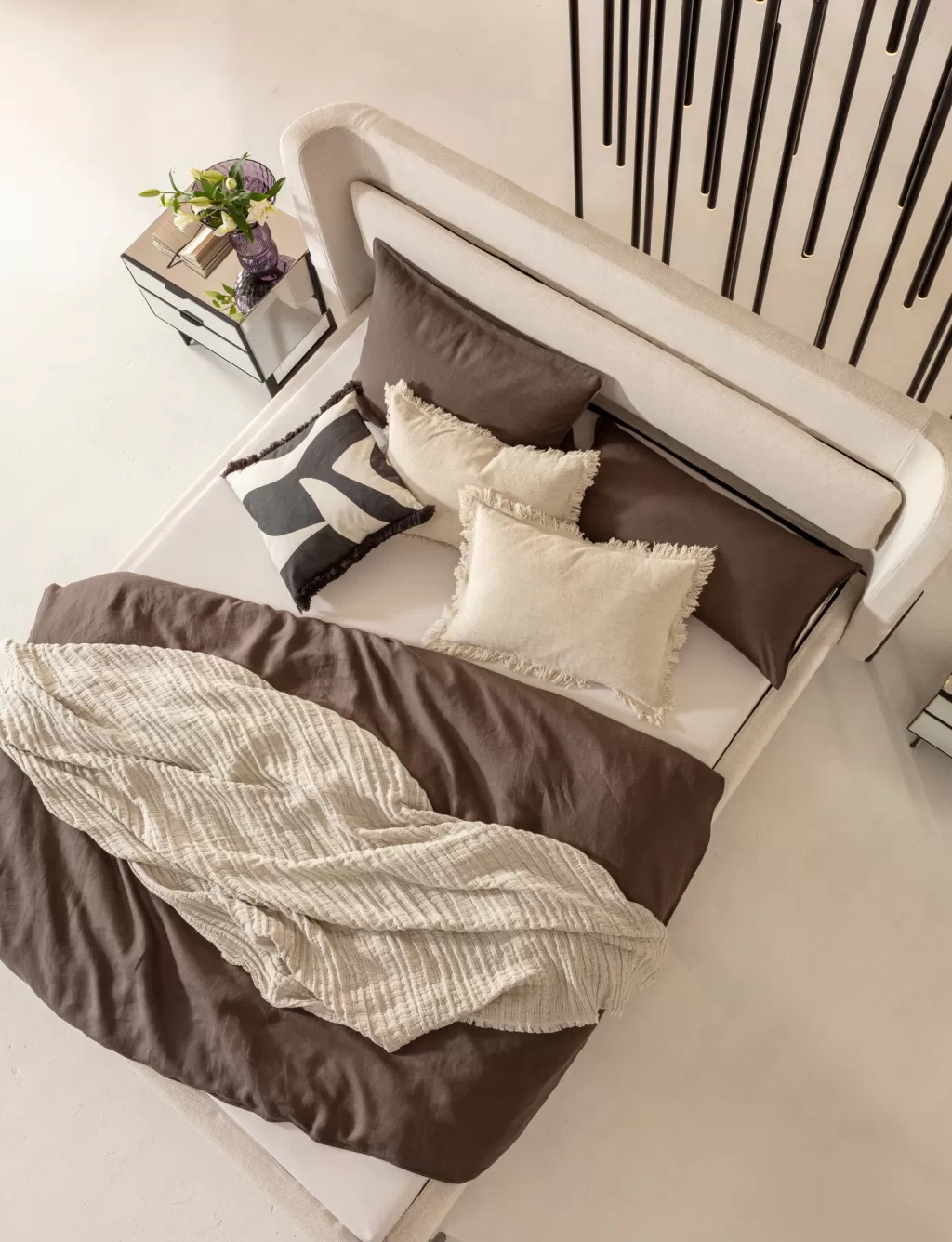 Lit design Tivoli écru 180x200 cm - Collection élégante par KARE Design | Sommier inclus, Durable et Confortable