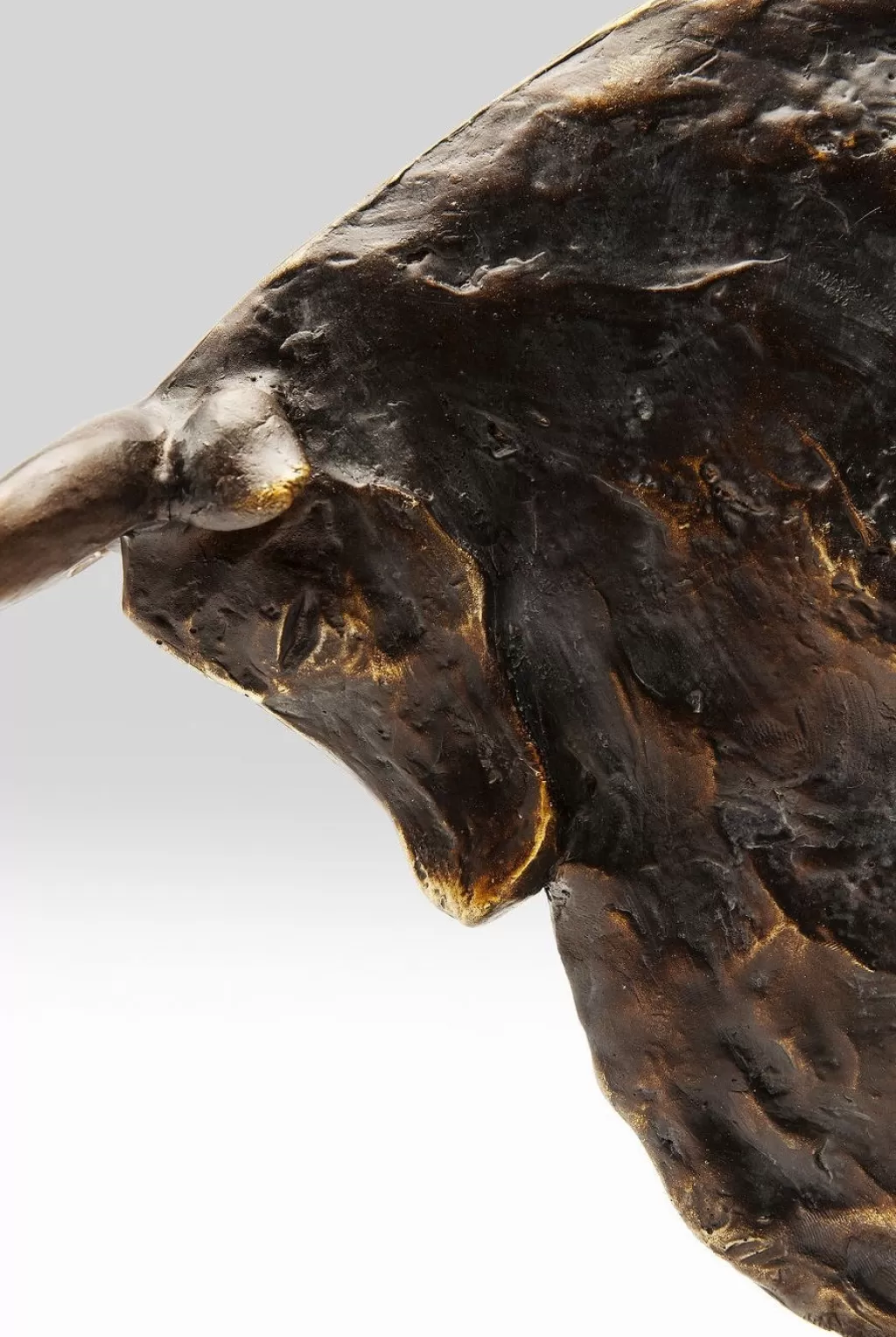 Sculpture contemporaine Toro en céramique | Décor moderne par KARE Design | Hauteur 47cm