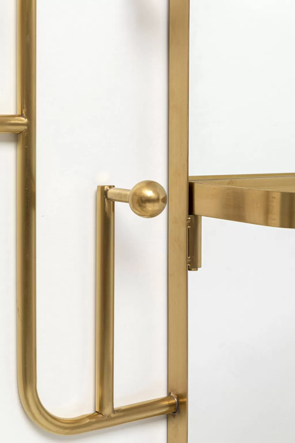 Miroir Design Tristan avec Porte-Vêtements - Laiton Vieilli 150 x 76 cm - Élégance Contemporaine par KARE