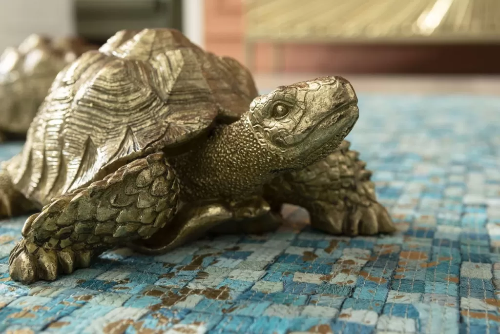 Figurine décorative Tortue Céleste en Or – Édition limitée par KARE Design