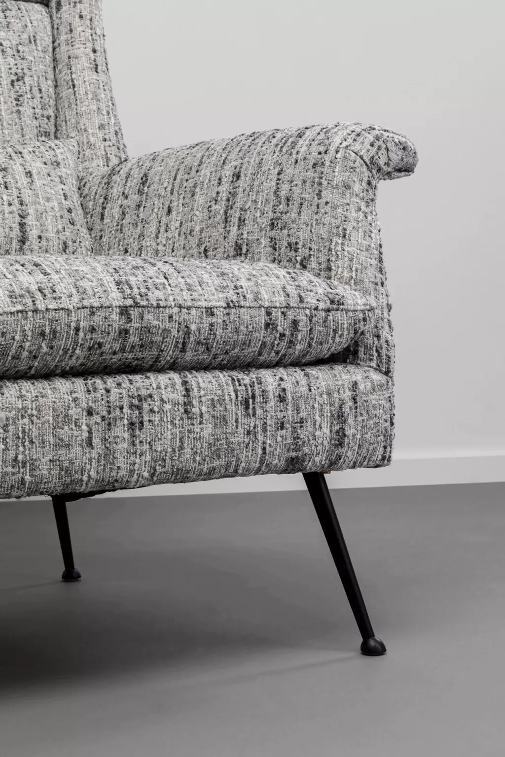KARE Design – Vegas Forever : Fauteuil design contemporain en mélange sel & poivre
