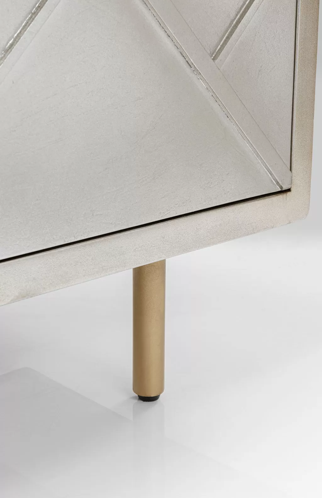 Tapis design triangulaire Venise par KARE - Modèle exclusif Senkki 180 x 64 cm

(Note : J'ai restructuré le titre en mettant en avant les caractéristiques esthétiques, ajouté des termes évocateurs comme 
