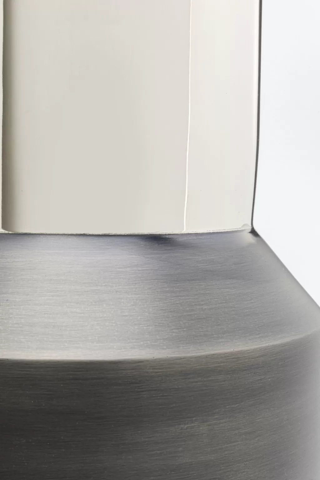 Vase design élégant Vésuve par KARE - Moderne grand format 51 cm en noir mat, idéal pour décoration d'intérieur contemporaine
