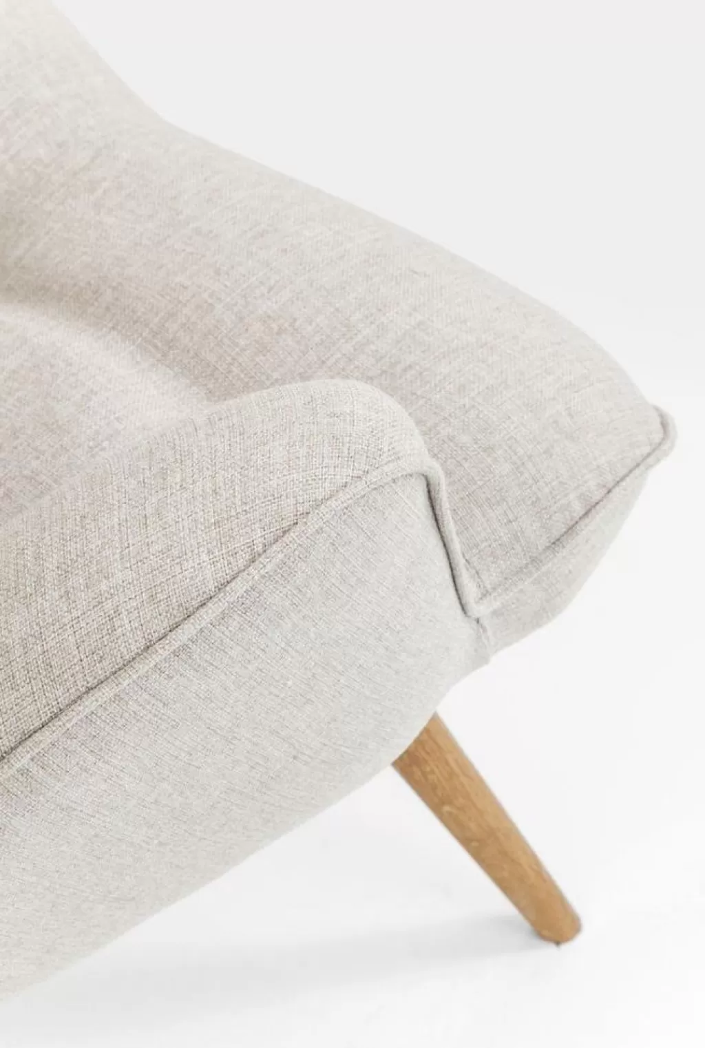 Fauteuil d'appoint scandinave Vicky - Tissu écru par KARE Design | Confort lounge élégant pour votre salon
