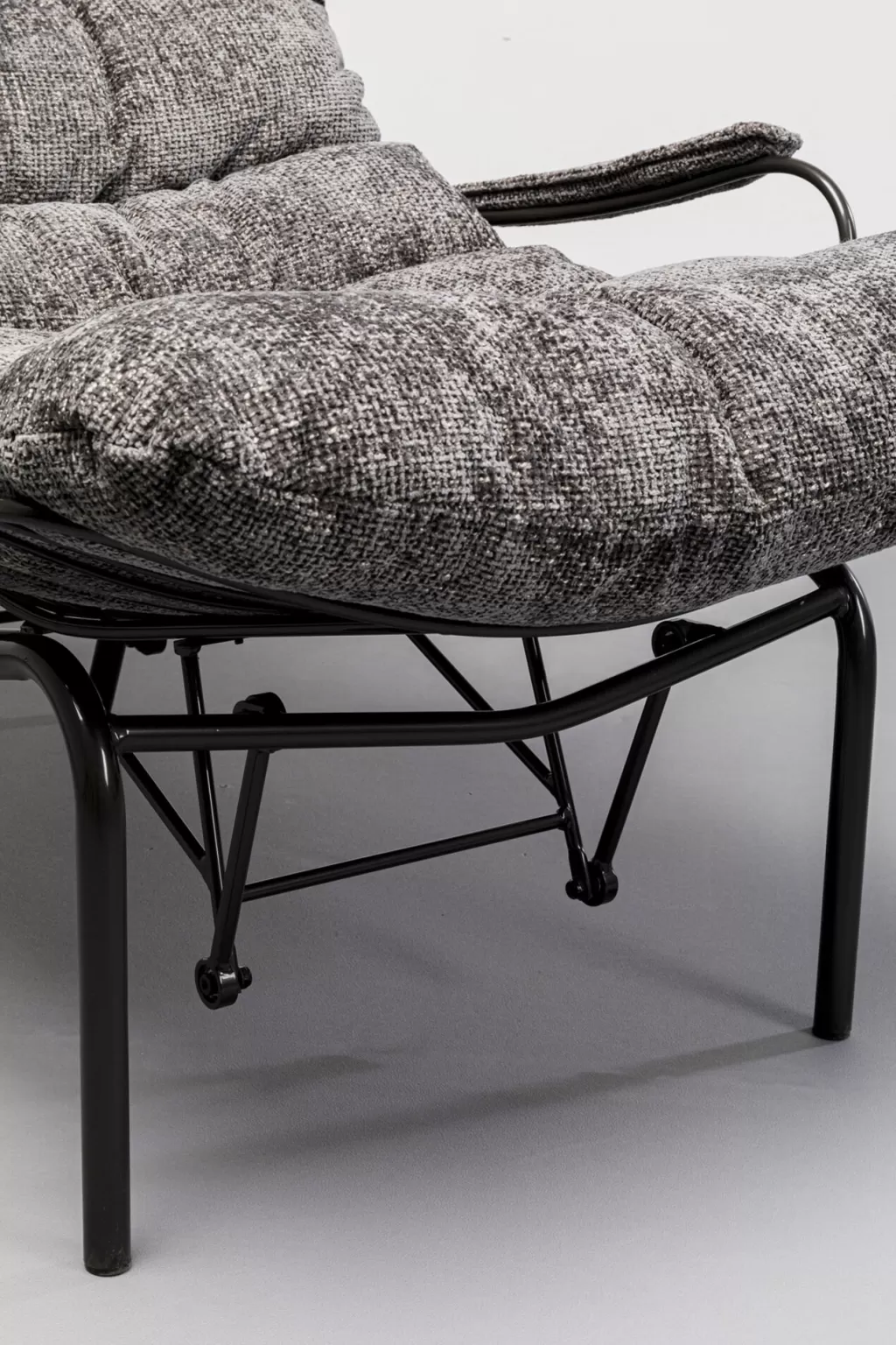 Fauteuil pivotant design Vienne - Gris anthracite velours par KARE Design | Salon contemporain élégant