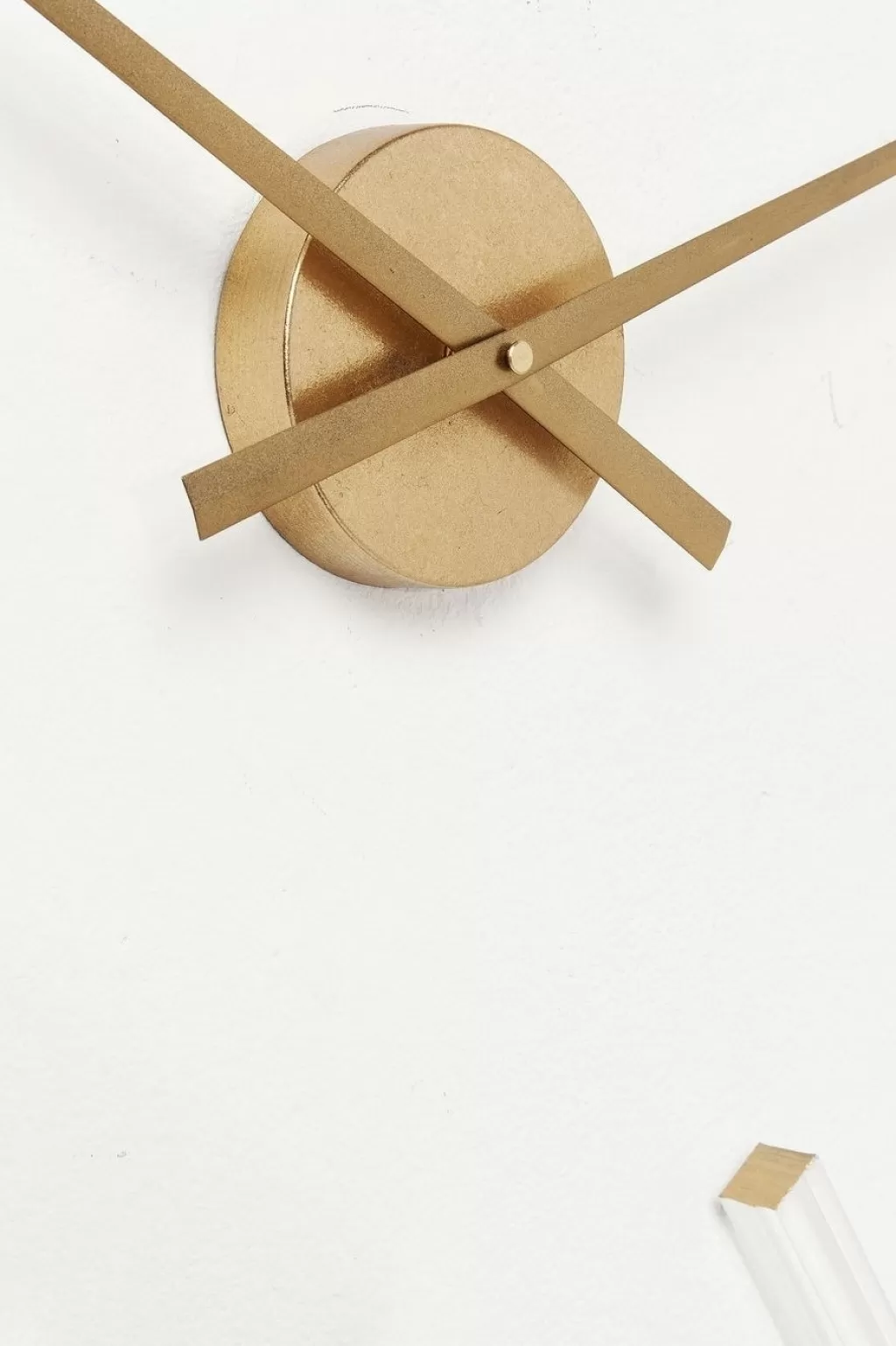 Horloge Murale Élégante KARE Design avec Aiguilles Visibles - Diamètre 92 cm, Pièce Décorative Moderne pour Salon