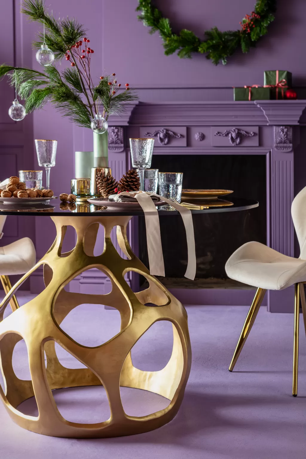 Table Ronde Élégante Volcano Dorée – Design Moderne, Diamètre 120 cm – KARE Collection