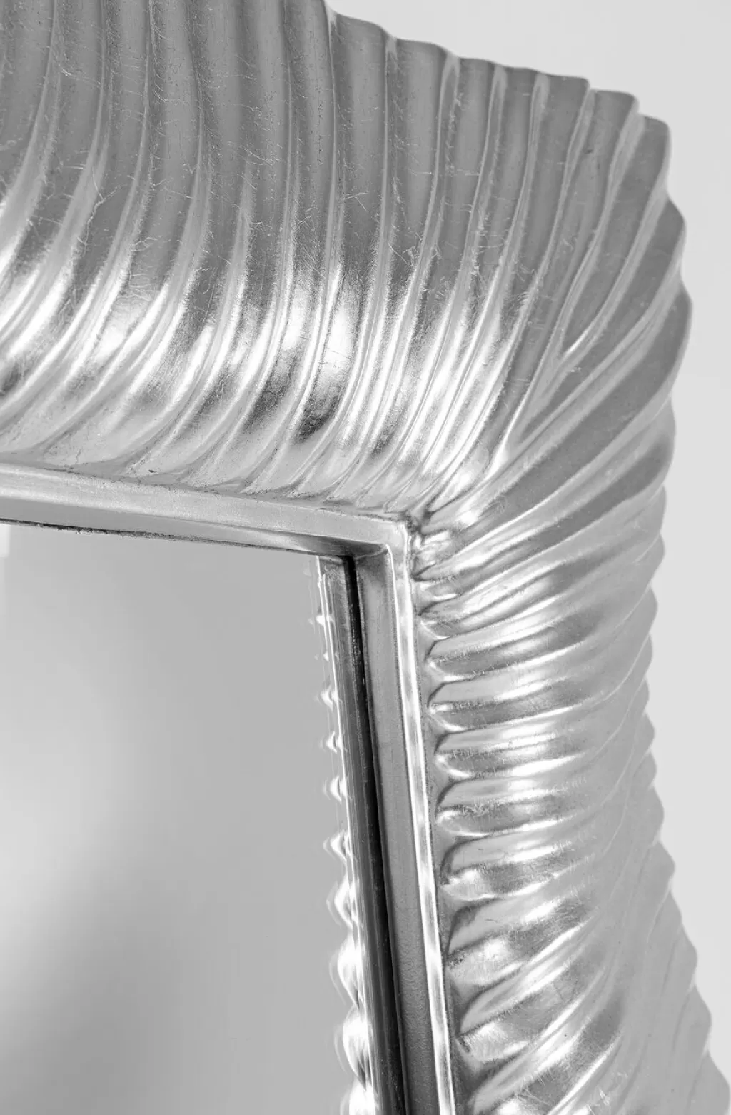 Miroir mural design vague moderne KARE - Finition argentée, Dimensions 94 x 124 cm