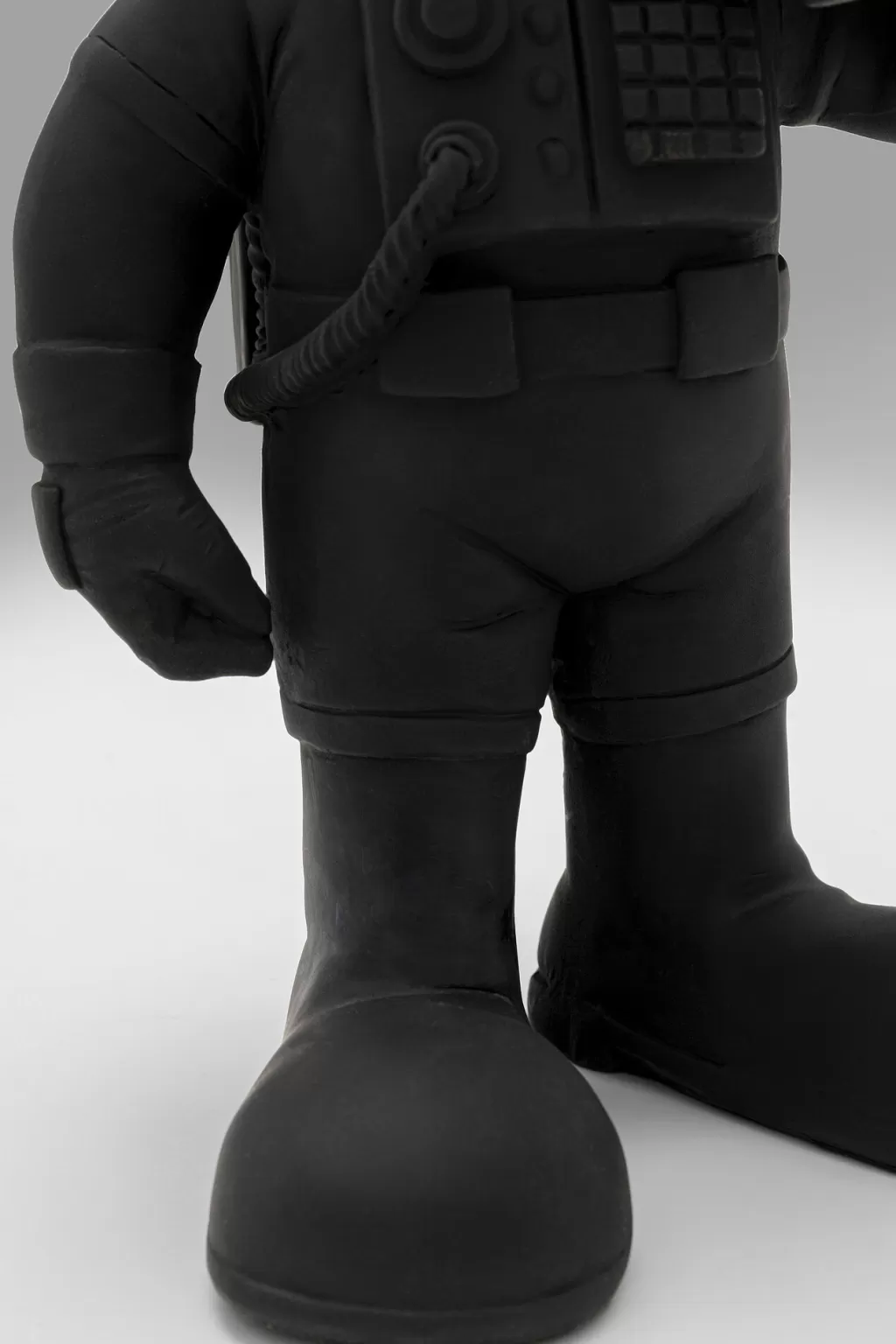 KARE Design - Figurine Astronaute Décoratif Élégant - Décoration Murale Contemporaine en Noir 27 cm