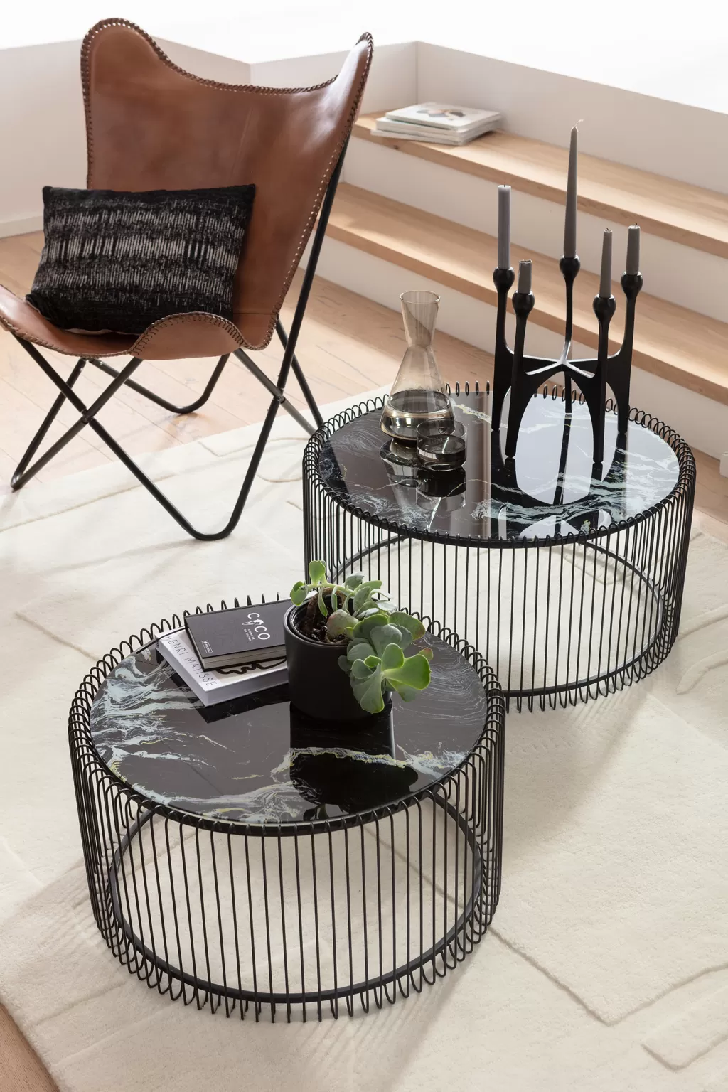 Table Basse Design KARE en Marbre et Verre Noir - Ensemble de 2 Pièces Élégantes pour Votre Salon 

(Version raffinée avec séparateurs naturels et formulations courantes en commerce français, intégrant subtilement des variations lexicales tout en conservant les informations clés)