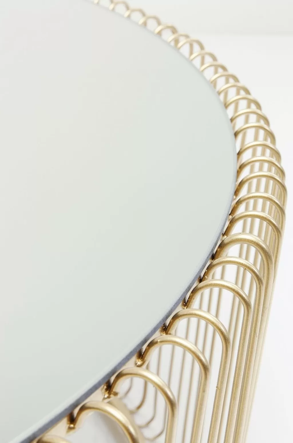 Table basse design Wire Uno - Finition laiton vieilli Ø80cm par KARE, élégance intemporelle pour votre salon