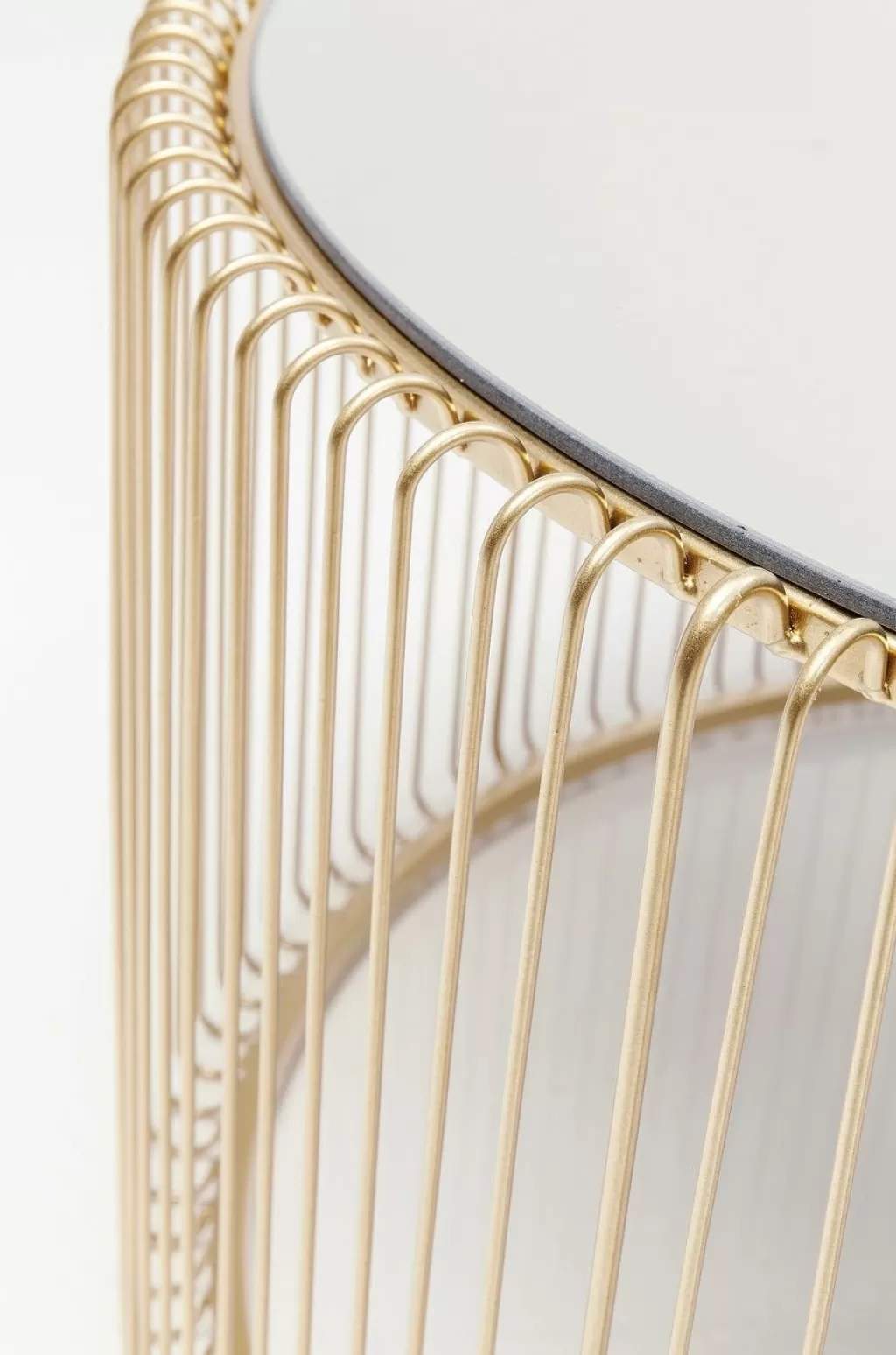 Table basse design Wire Uno - Finition laiton vieilli Ø80cm par KARE, élégance intemporelle pour votre salon