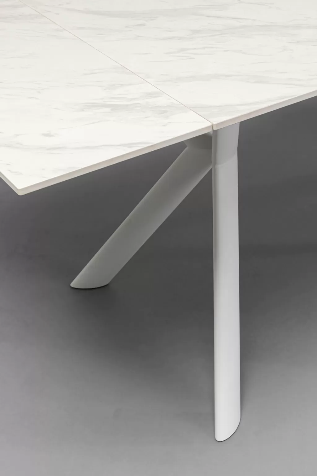 KARE Design – Table Extensible Xenia en Blanc Cristal, Modulable de 140 à 200 cm de Longueur × 80 cm